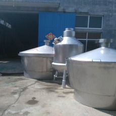 新款高粱酒蒸酒設(shè)備 白酒烤酒設(shè)備生產(chǎn)廠家
