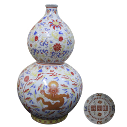 洛克菲勒国际拍卖瓷器赏析-粉彩葫芦瓶