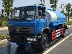 哪里有生產灑水車的廠家公司