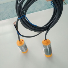 导线耐曲折型接近开关HQDQ-M2X15/STL