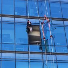 北京蜘蛛人 换窗户玻璃 幕墙换玻璃 拆玻璃