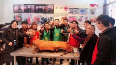 章丘烤肉黄家烤肉是济南当地的名吃吗