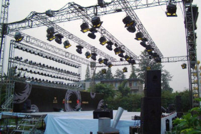 舞台搭建灯光音响桁架背景LED显示屏红地毯