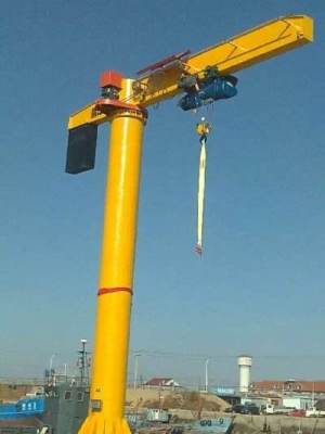起吊8吨定柱式重型悬臂起重机