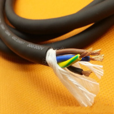 4芯0.5平方TRVV耐油柔性拖链电缆