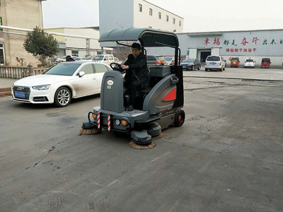 工厂道路保洁用桂林自动扫地车便捷1900款
