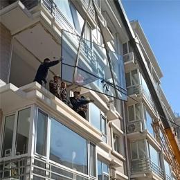 北京窗户玻璃更换师傅吊绳外墙玻璃更换公司