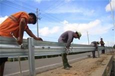 高速公路波形护栏板施工配件规格型号及重量