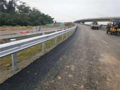 高速公路防撞波形护栏 热镀锌喷塑三波护栏