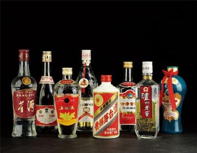 贵阳市82年茅台酒回收选瑞信烟酒礼品回收