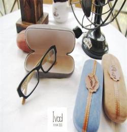 艾凡格 公主日记系列 皮标装饰眼镜盒