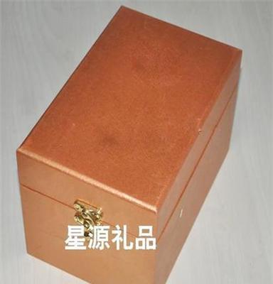 供应深圳地区水晶工艺礼品琥珀色龙图案水晶烟灰缸