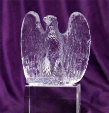 供应雕刻水晶 雕刻加工水晶 老鹰雕刻水晶 水晶奖杯鹰头配件