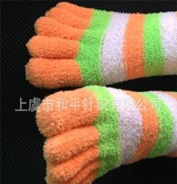 供应优质中筒可爱多彩毛绒女袜 女款保暖五指袜子
