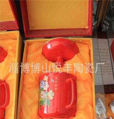 厂家直销 中国红瓷龙纹将军单杯 红釉牡丹杯子陶瓷带盖 骨瓷盖杯