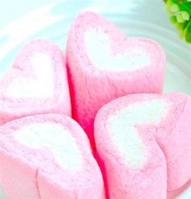 台湾休闲食品 草莓心形棉花糖80g 圣诞节零食 女朋友的最爱