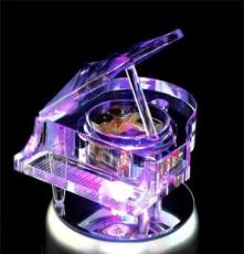 深圳工艺品厂供应结婚纪念礼品MP3水晶音乐盒带LED可旋转