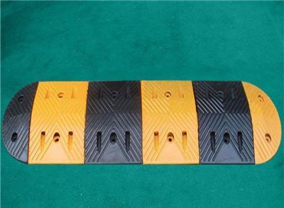 道路专用交通设备优质橡胶梯型减速带
