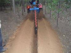 与果园专用拖拉机配套使用的果园施肥开沟机