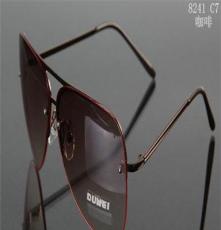 供应2013年新款太阳镜杜威太阳眼镜8241厂家直销