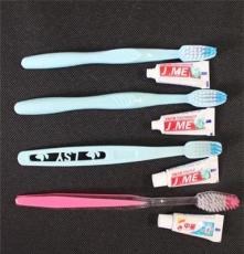 供应 彩膜一次性牙刷 空心版一次性牙刷 新款名牌牙膏一次性用品