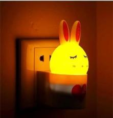 爱心兔子LED宝宝睡眠小夜灯 智能光控感应灯节能起夜灯