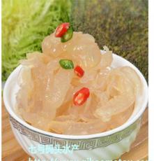 鱿鱼，也称“柔鱼”，在台湾也称为“枪乌贼”，可供鲜食或干制。