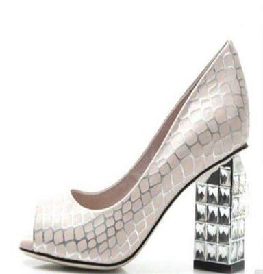 一线品牌 2014女鞋新款 优质鳄鱼纹羊皮凉鞋 奢华镶钻真皮凉鞋