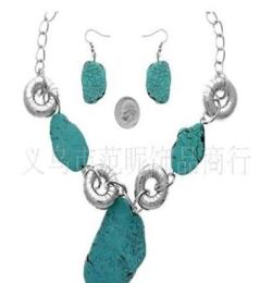 石頭合金大款項(xiàng)飾 項(xiàng)飾新品 長款項(xiàng)飾 外貿(mào)項(xiàng)飾 出口項(xiàng)飾