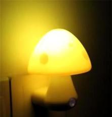 顺誉小商品批发 创意小夜灯 床头灯 简约浪漫光控感应蘑菇小夜灯