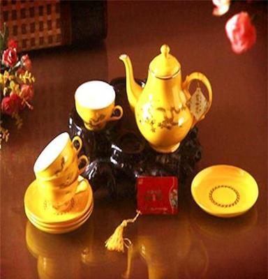 整套茶具特价供应 一壶四杯彩梅、蓝牡丹茶具套装
