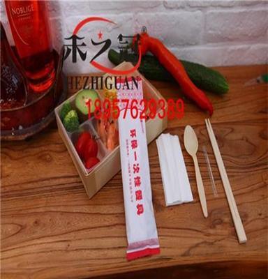 外卖餐具套装包一次性筷子牙签/餐巾/纸汤勺四合一餐包筷子四件套
