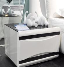莫柏思家具 流线型时尚床头柜 米色亮光烤漆床头柜 新品发售！