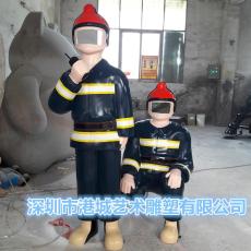 消防器材合影玻璃钢消防员人像雕塑作品厂家