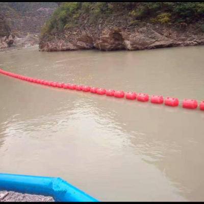 海边防鲨网浮漂水电站拦漂浮箱安装效果