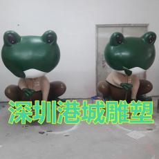 餐厅门口迎宾卡通玻璃钢青蛙王子雕塑生产厂