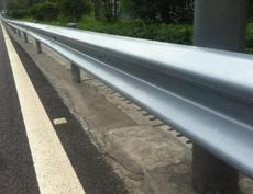 湖南益陽市b級公路波形護欄板四米間距