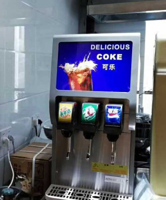 臺(tái)式冰淇淋機(jī)多少錢全新商用冰淇淋機(jī)器
