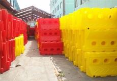 江苏滚塑水马防护栏 警示隔离墩批发厂家