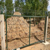 斜坡地段金属网片防护栅栏