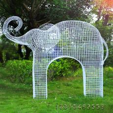 公园镂空大象雕塑
