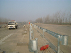 福州宏芬金属厂家直销波形护栏道路防撞