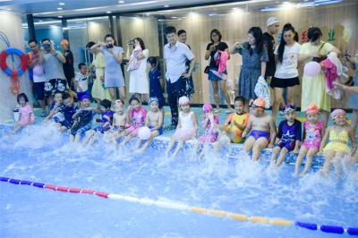 珠海那个游泳馆教儿童防溺水自救课程多少钱