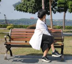 黄石户外公园椅-防腐木休闲椅-小区休息椅