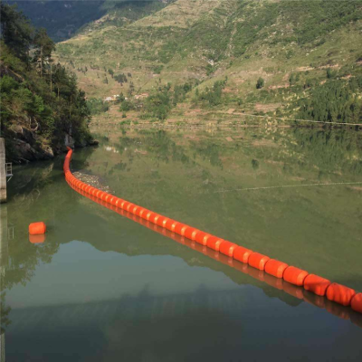 水库大坝前活动式拦污浮筒半圆结构