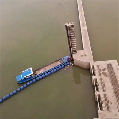 大坝上游超高速水流拦漂浮体设计方案