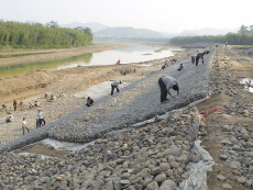 石籠網生產廠家A生態河道石籠網實體生產廠