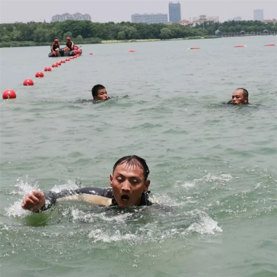 水上穿绳子警示浮漂航道橄榄状塑料浮筒加工