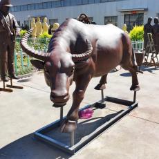 东莞街道绿化雕塑牛摆件大型抽象牛雕塑定做