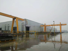 河南漯河150吨龙门吊厂家设备主梁一次成型